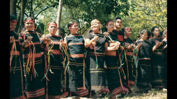 Ca dao về tình yêu nơi chốn và con người