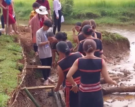 Xây dựng Buôn làng Giàu đẹp