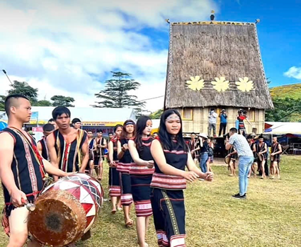 Ca dao về âm thanh lễ hội